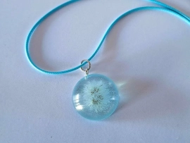 Blaasbloem hanger - licht blauwe ketting